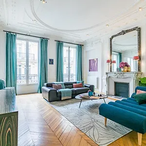 https://sweet-inn-champs-elysees-cerisoles.fr-paris.fr